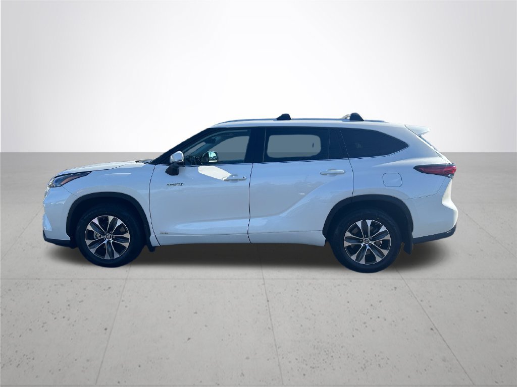 Used 2021 Toyota Highlander XLE AWD/4WD image 10