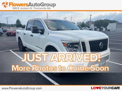 Used 2018 Nissan Titan PRO-4X w/ Pro-4x Convenience Package AWD/4WD image 1