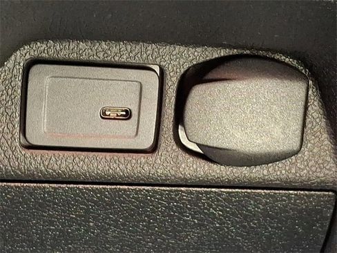 Used 2025 Mercedes-Benz Sprinter 2500 image 23