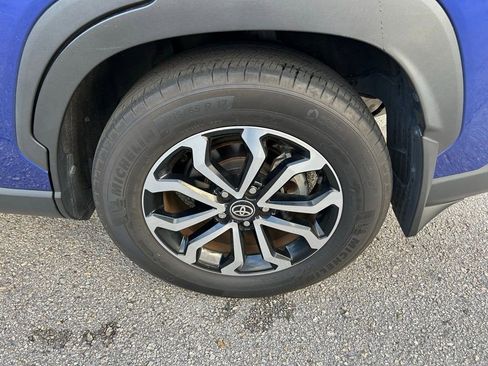 Used 2023 Toyota Corolla Cross SE image 9