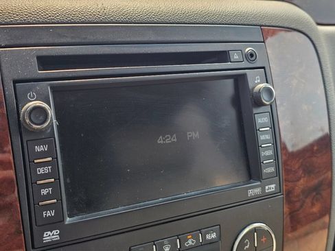 Used 2010 Chevrolet Tahoe LTZ AWD/4WD image 38