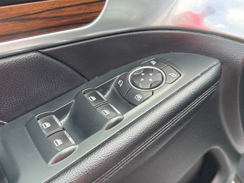 Used 2018 Ford Explorer Limited w/ Equipment Group 301A AWD/4WD image 11