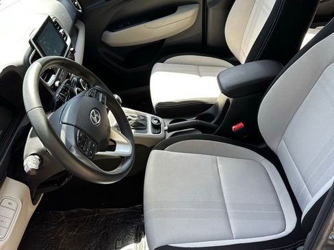 Certified 2025 Hyundai Venue SEL FWD image 11