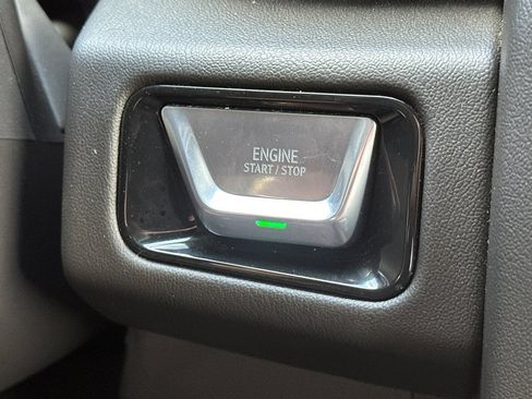 Used 2025 GMC Yukon Denali AWD/4WD image 21