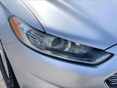 Used 2014 Ford Fusion SE w/ Equipment Group 202A image 27