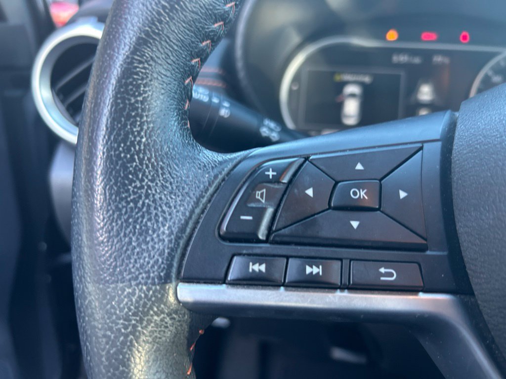Used 2021 Nissan Versa SR w/ Convenience Package FWD image 8