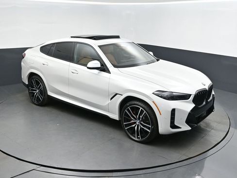 New 2026 BMW X6 xDrive40i w/ Climate Comfort Package image 36