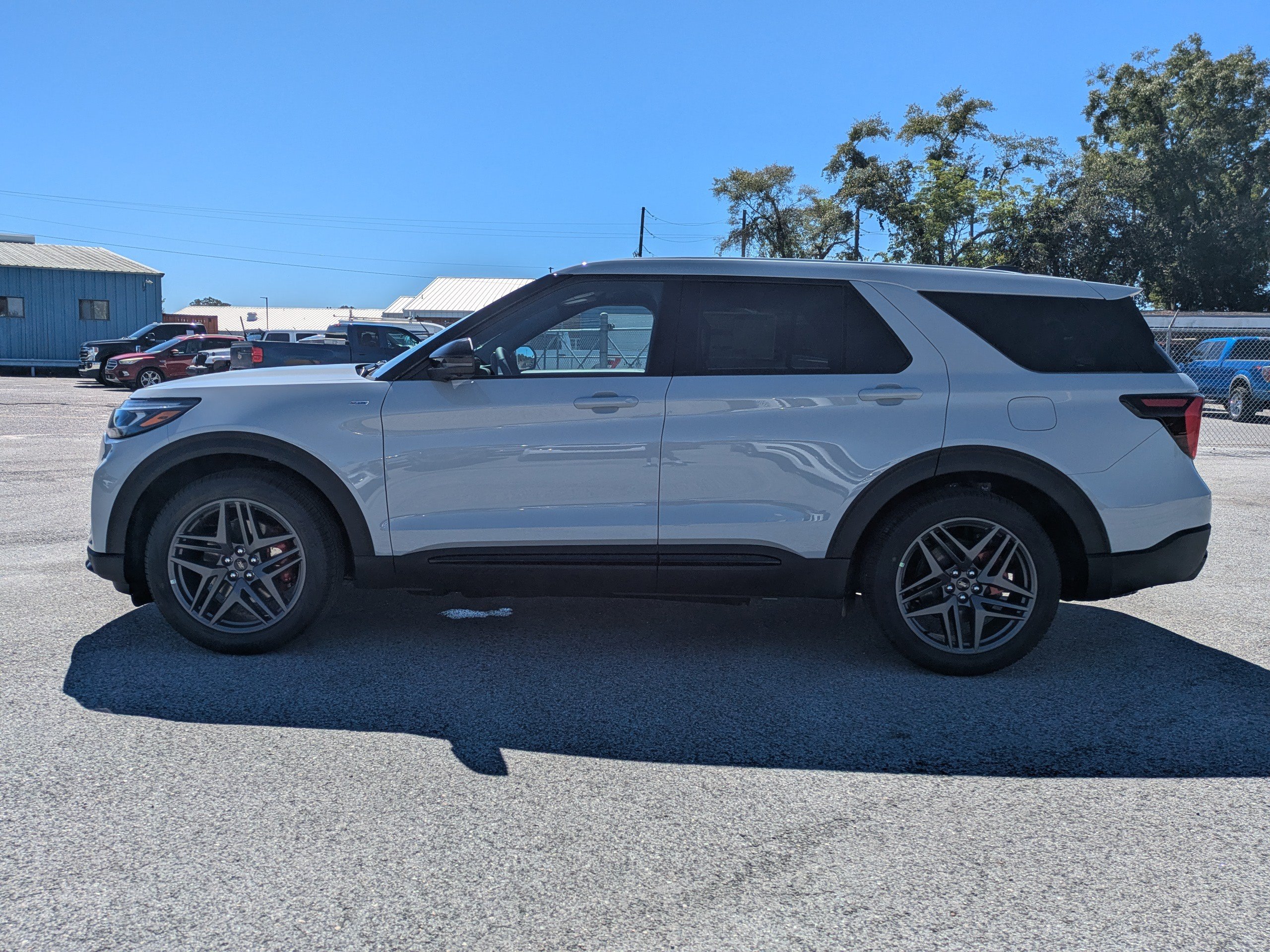 New 2027 Ford Explorer ST-Line w/ Premium Package RWD image 7