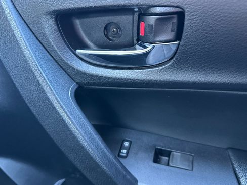 Used 2017 Toyota Corolla SE w/ Carpet Mat Package (TMS) image 17