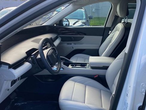 New 2026 Lincoln Nautilus Premier AWD/4WD image 9