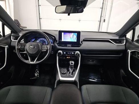 Used 2024 Toyota RAV4 SE w/ Convenience Package image 29