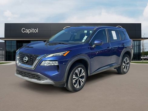 Used 2023 Nissan Rogue SV image 1