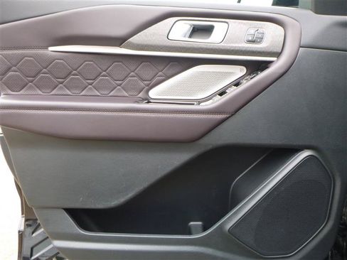 Used 2025 Ford Explorer Platinum w/ LUX Leather Package AWD/4WD image 20