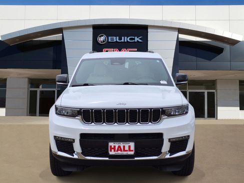 Used 2025 Jeep Grand Cherokee L Limited AWD/4WD image 2