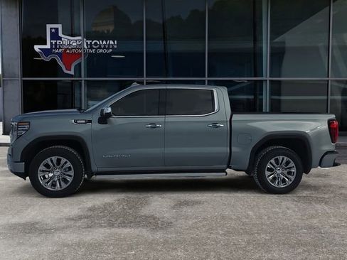 Used 2025 GMC Sierra 1500 Denali w/ Technology Package AWD/4WD image 2