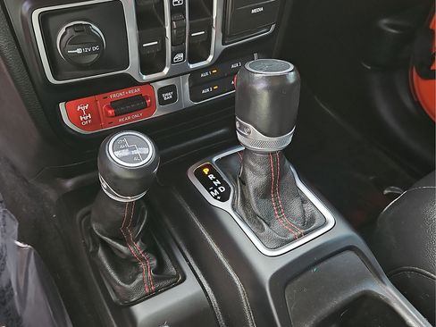Used 2019 Jeep Wrangler Unlimited Rubicon AWD/4WD image 25