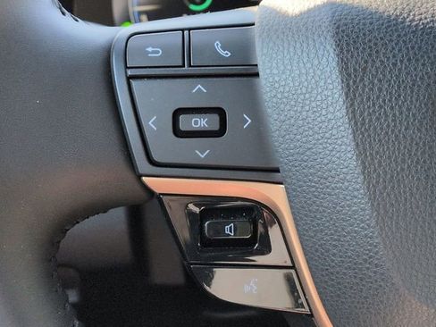 Used 2023 Toyota Crown XLE image 15