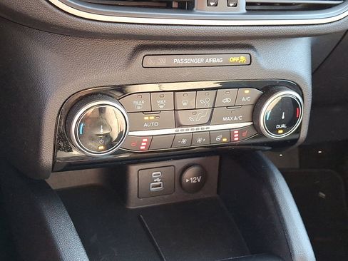 Certified 2022 Ford Escape SE w/ Convenience Package image 18