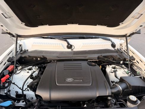 Used 2020 Land Rover Defender 110 S AWD/4WD image 44