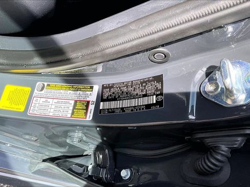 Used 2025 Toyota Camry SE image 31