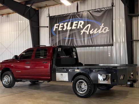 Used 2019 RAM 3500 Tradesman w/ Chrome Appearance Group AWD/4WD image 4