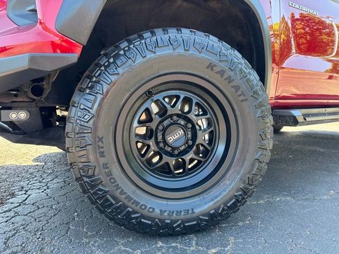 Used 2023 Chevrolet Colorado ZR2 w/ ZR2 Convenience Package III AWD/4WD image 2