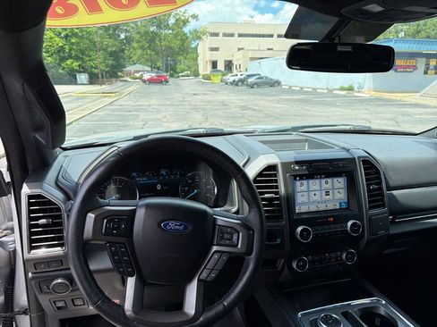Used 2018 Ford Expedition Max XLT w/ Equipment Group 202A AWD/4WD image 29