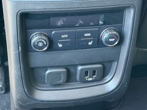 Used 2019 Buick Envision Essence w/ LPO, Active Package FWD image 13
