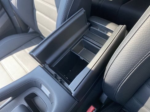 Used 2025 Mercedes-Benz GLE 450 4MATIC Coupe image 70