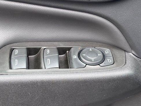 Used 2023 Chevrolet Equinox LT FWD image 19