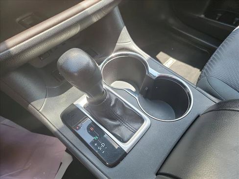 Used 2019 Toyota Highlander LE FWD image 24
