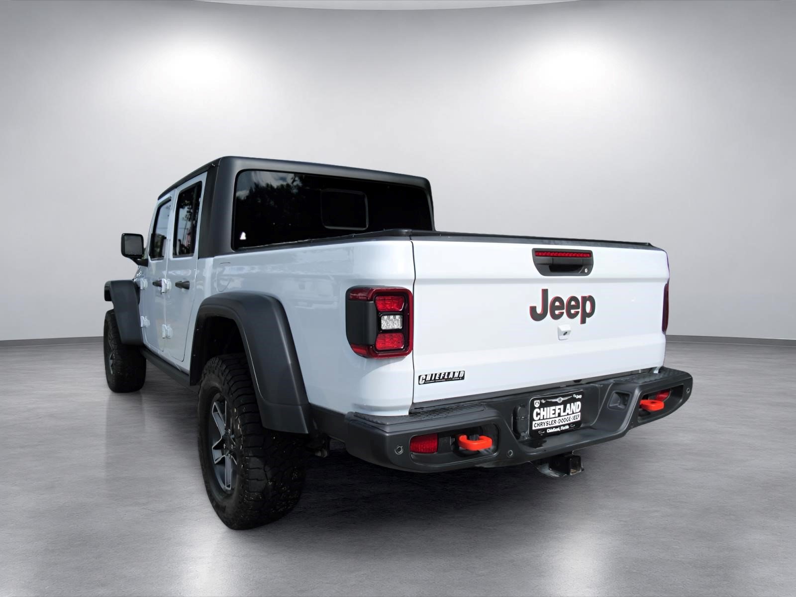 Certified 2024 Jeep Gladiator Mojave w/ Safety Group AWD/4WD image 5