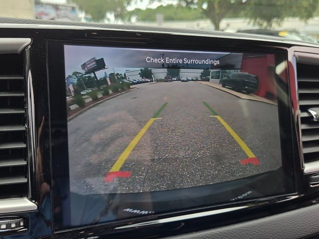Used 2024 Chrysler Pacifica Touring-L FWD image 22