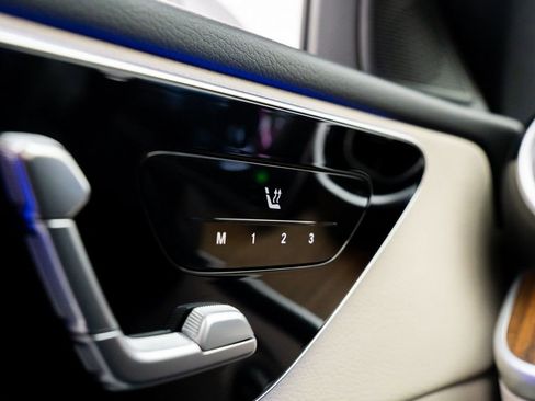 Used 2023 Mercedes-Benz C 300 4MATIC Sedan image 31