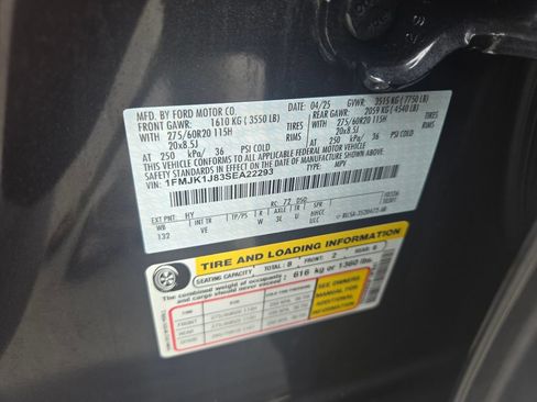 Used 2025 Ford Expedition Max Active AWD/4WD image 14