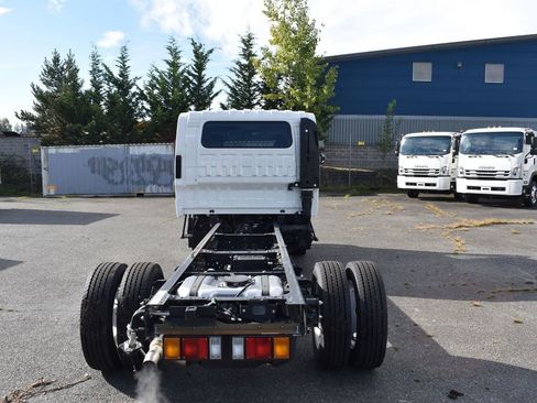 New 2024 Isuzu NPR image 6