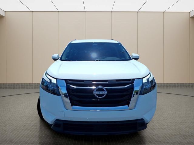 Used 2024 Nissan Pathfinder SV AWD/4WD image 4