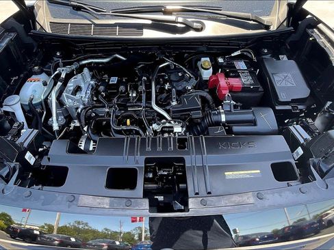 New 2025 Nissan Kicks SR image 11