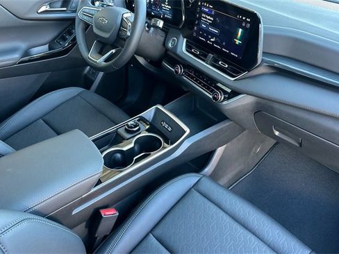 Used 2026 Chevrolet Equinox LT w/ Convenience Package II image 21