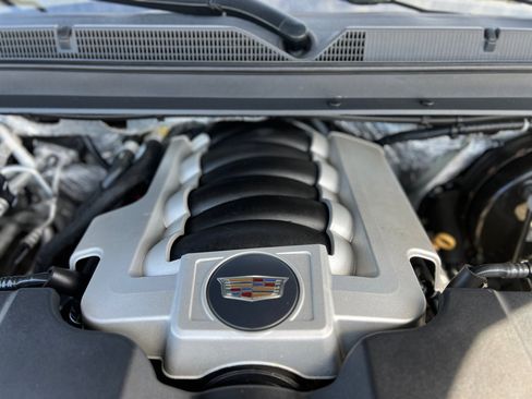 Used 2018 Cadillac Escalade Luxury image 50