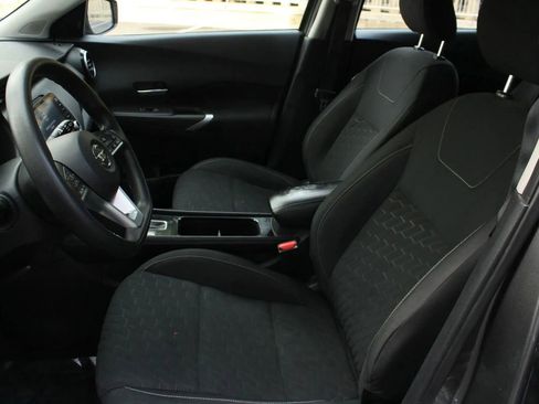 Used 2021 Nissan Kicks SV image 14