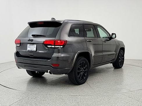 Used 2021 Jeep Grand Cherokee Laredo X AWD/4WD image 5