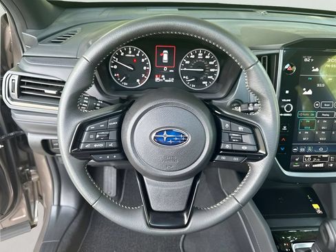 Used 2025 Subaru Forester Premium AWD/4WD image 13