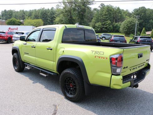 Used 2022 Toyota Tacoma SR5 AWD/4WD image 3