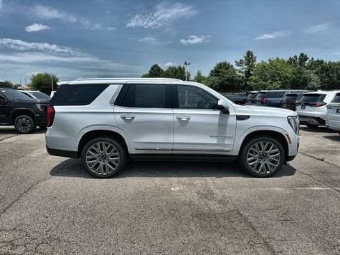 New 2026 GMC Yukon Denali Ultimate w/ LPO, Floor Liner Package AWD/4WD image 10