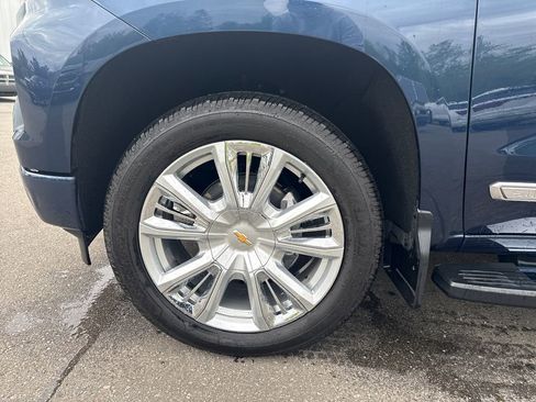 Used 2023 Chevrolet Silverado 1500 High Country AWD/4WD image 19