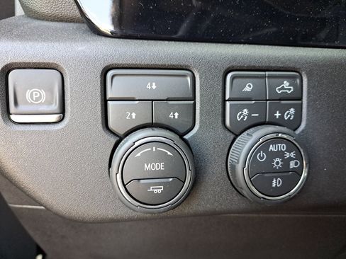 Used 2026 Chevrolet Silverado 2500 LT w/ Trail Boss Package AWD/4WD image 33