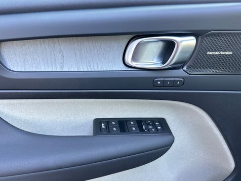 New 2026 Volvo XC40 B5 Ultra w/ Climate Package image 10