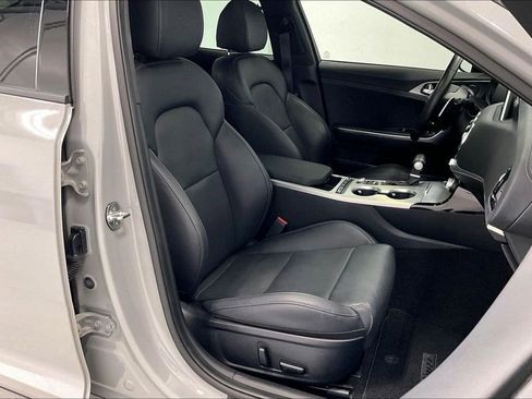 Used 2019 Kia Stinger GT1 RWD image 8