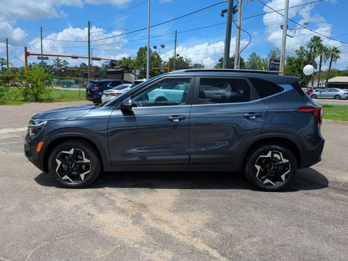 Certified 2024 Kia Seltos EX FWD image 8
